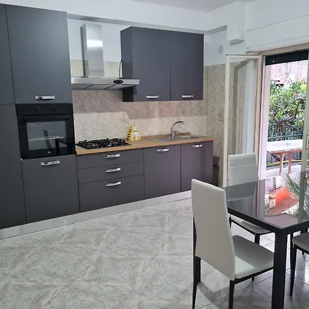 Elisabeth House * Giardini Naxos